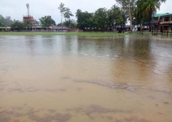 নগরবাসীর শঙ্কা সত্যিই হলো ভারী বৃষ্টিতে ডুবল নগরীর রাস্তাঘাট