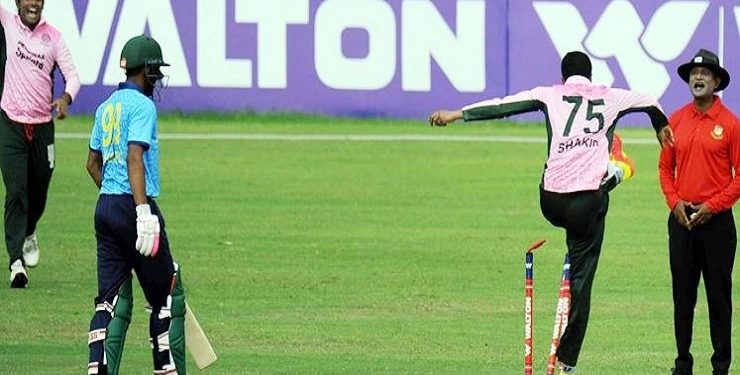 আবারো বিতর্কে সাকিব, অসদাচারণের জন্য চার ম্যাচ নিষিদ্ধ