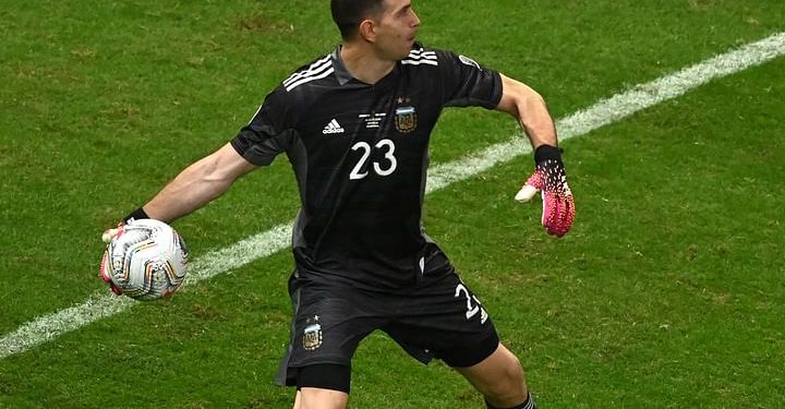 কোপা আমেরিকার ফাইনালে তোলার নায়ক মার্তিনেস