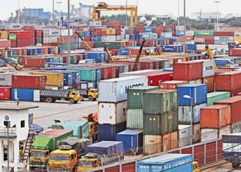 বন্দর নগরী চট্টগ্রামে রফতানি পণ্য পরিবহনে ভয়াবহ জট