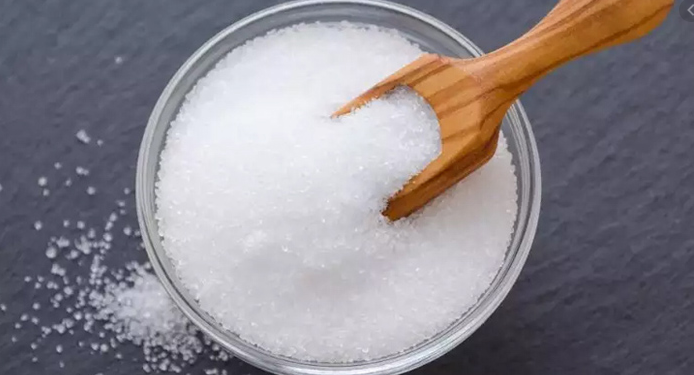 হঠাৎ বেড়েছে চিনির দাম