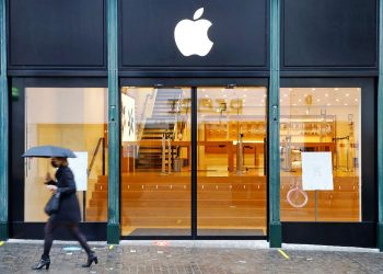 অ্যাপলও আগামী বছরের আগে কর্মীদের অফিসে আনবে না