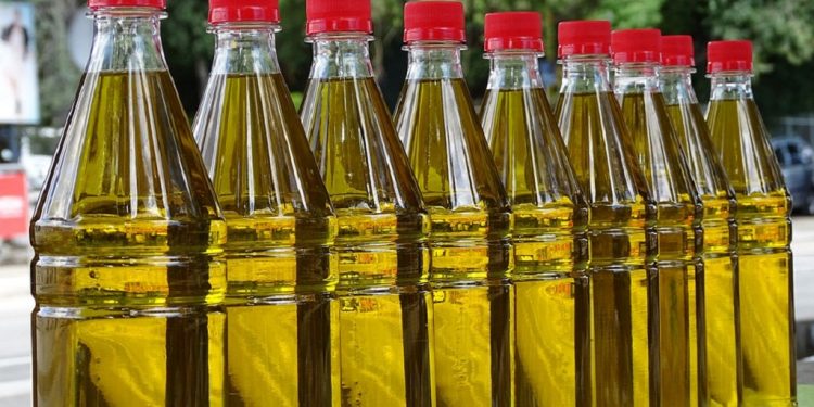 পাম তেলের দাম লিটারে ৪ টাকা বেড়েছে