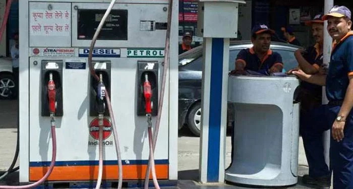 ভারতে পেট্রলের দামে নতুন রেকর্ড, ডিজেলও রেকর্ডের পথে