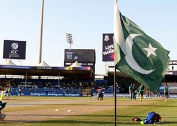 মিরপুরে উড়ল পাকিস্তানের পতাকা