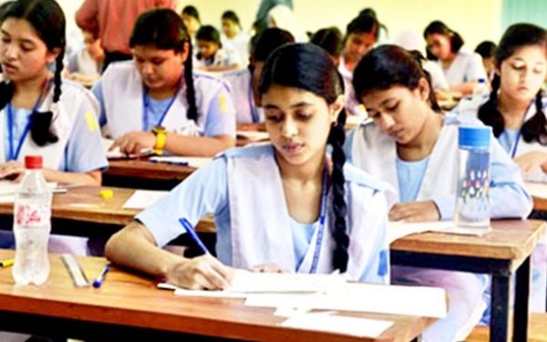 ১৫ মিনিট দেরি হওয়ায় পরীক্ষা দিতে পারেনি