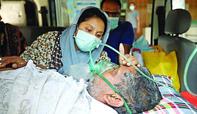 চিকিৎসা ব্যয় মেটাতে দরিদ্র হচ্ছে দেশের  ৮৬ লাখ মানুষ