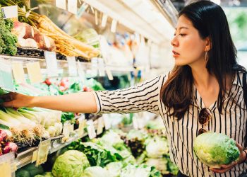 বাংলাদেশি পণ্যের দাম বাড়ছে আয়ারল্যান্ডে হু হু করে