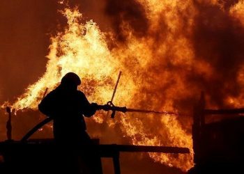 ভয়াবহ আগুন চট্টগ্রামে ঝুটের গোডাউনে