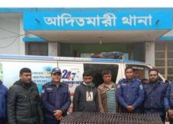 আদিতমারীতে লাশবাহী এম্বুলেন্স থেকে  ৬৩৫বোতল ফেন্সিডিল উদ্ধার