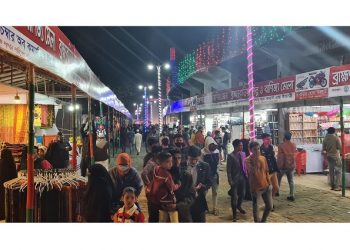 মানা হচ্ছে না স্বাস্থ্যবিধি ব্রাহ্মণবাড়িয়ার বাণিজ্য মেলায়