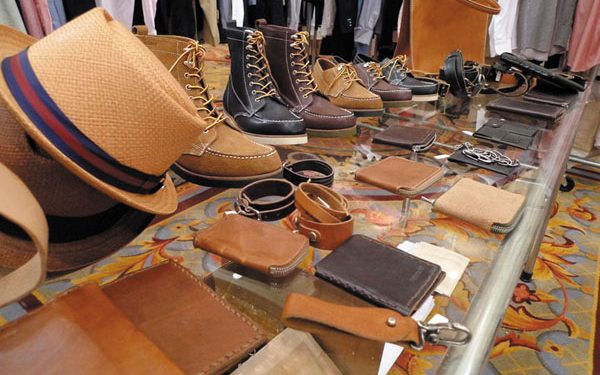 বাণিজ্য মেলায় চামড়াজাত পণ্যই বেশি বিক্রি হচ্ছে