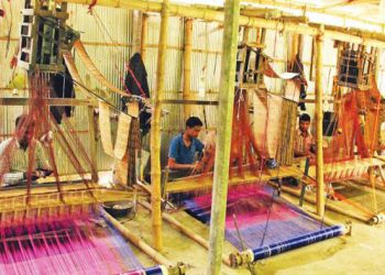 এবারের মতো ব্যবসা গত ৩০ থেকে ৪০ বছরের মধ্যে হয়নি:তাঁত মালিক