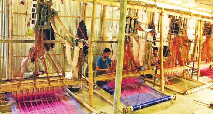 এবারের মতো ব্যবসা গত ৩০ থেকে ৪০ বছরের মধ্যে হয়নি:তাঁত মালিক