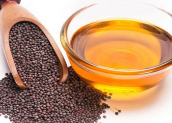 ঘানি টানছে ব্যাটারিচালিত অটোরিকশা