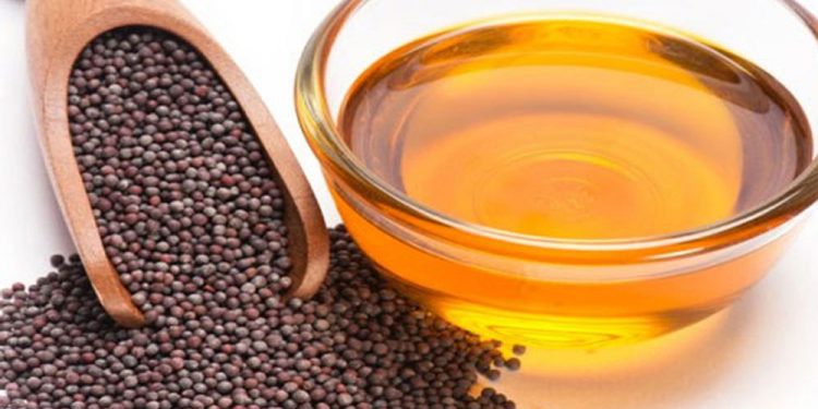 ঘানি টানছে ব্যাটারিচালিত অটোরিকশা