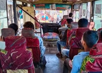 হাইকোর্টের নির্দেশ গণপরিবহনে অতিরিক্ত ভাড়া আদায় না করতে