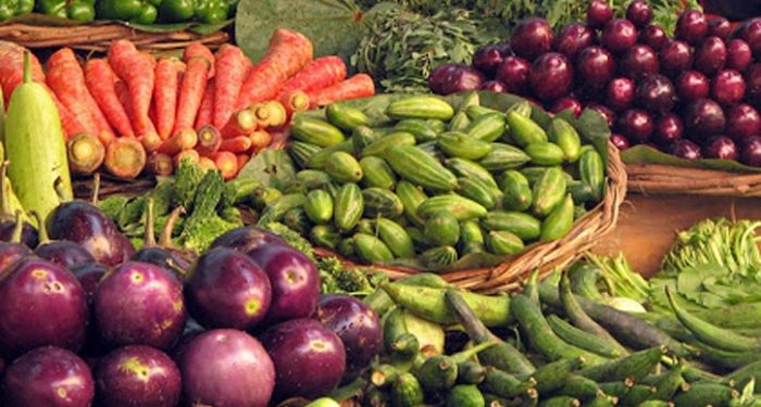 সবজির দামে হিমশিম নিম্ন আয়ের মানুষ