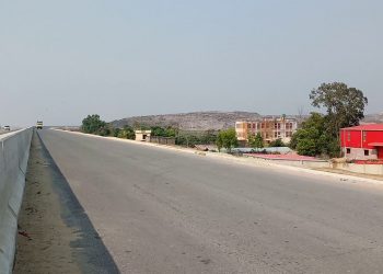 অপরিকল্পনার খেসারত দিচ্ছে স্থানীয়রা  স্থানীয়রা