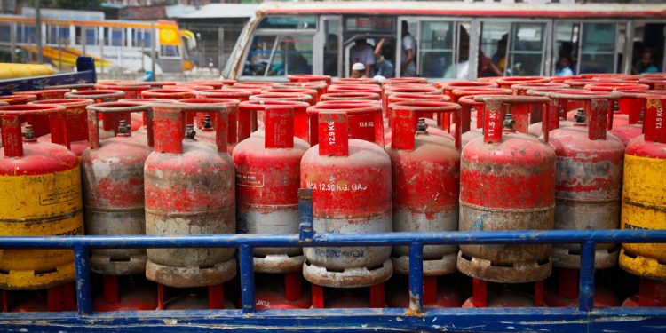 বৃহস্পতিবার এলপিজির নতুন দাম নির্ধারণ