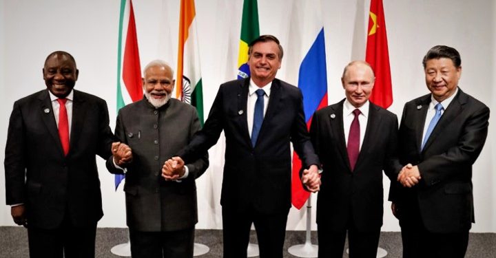 ডলারের আধিপত্য রুখতে আসছে ব্রিকসের নতুন আন্তর্জাতিক মুদ্রা