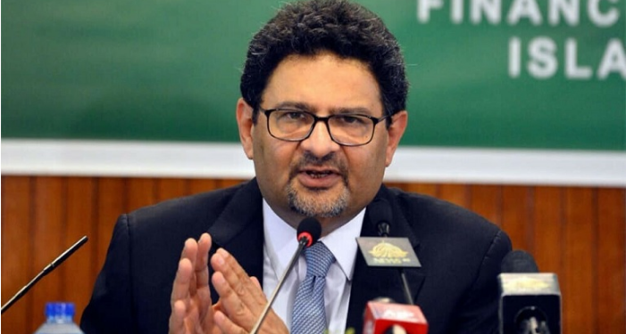 পাকিস্তানের অর্থমন্ত্রীর পদত্যাগ