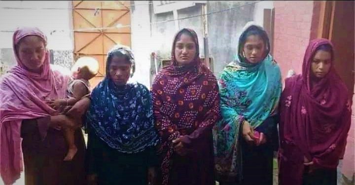 জয়পুরহাটে চুরি ও পকেট মারতে গিয়ে নাসিরনগর ধরমন্ডরের পাঁচ নারী আটক