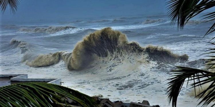 ঘূর্ণিঝড়ের পূর্বাভাস, হতে পারে বন্যা