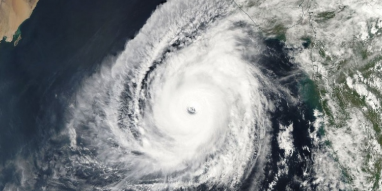 কোথায় কখন আঘাত হানবে সুপার সাইক্লোন ‘সিত্রাং’