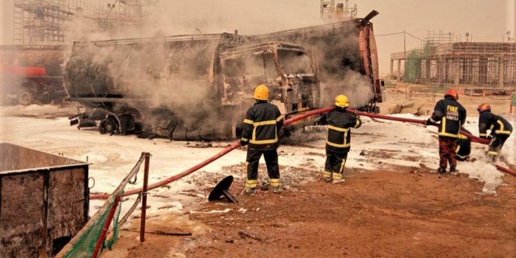 শাহজালাল বিমানবন্দরে তেলবাহী ট্যাংকলরিতে আগুন