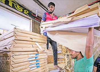 কাগজের দাম দ্বিগুণ, দিন দিন কমছে প্রকাশনা কাজ