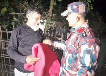কম্বল নিয়ে শীতার্তদের পাশে বিজিবি