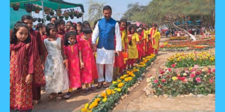 এতিম শিশুদের নিয়ে ফুল উৎসব পালন করলেন চট্টগ্রামের ডিসি