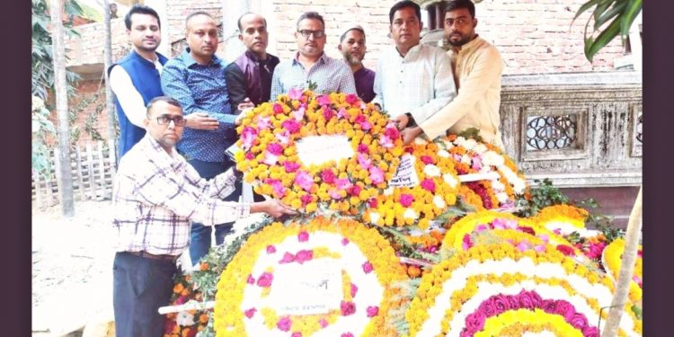 মোসলেম উদ্দিন আহমেদ এমপির সমাধিতে কেন্দ্রীয় যুবলীগের শ্রদ্ধা নিবেদন