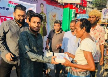 কোতোয়ালী থানা ছাত্রলীগের উদ্যোগে রোজাদারদের মাঝে ইফতার বিতরণ