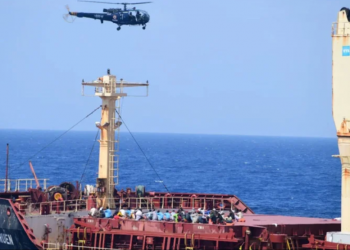 অবশেষে জলদস্যুদের হাত থেকে মুক্তি পেল জাহাজ, উদ্ধার ১৭ জন