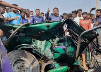 ময়মনসিংহে বাসের ধাক্কায় তিন যাত্রী নিহত