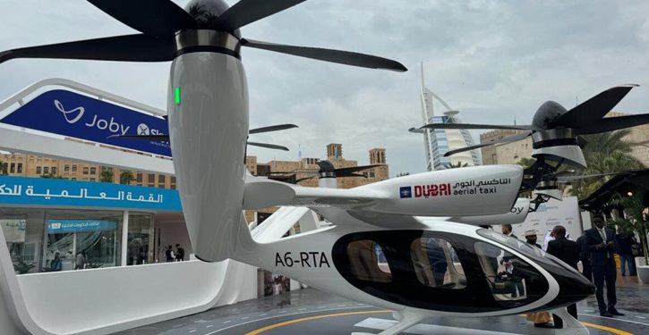 দুবাই শহরে চালু হচ্ছে বৈদ্যুতিক শক্তিতে চলমান এয়ার টেক্সি