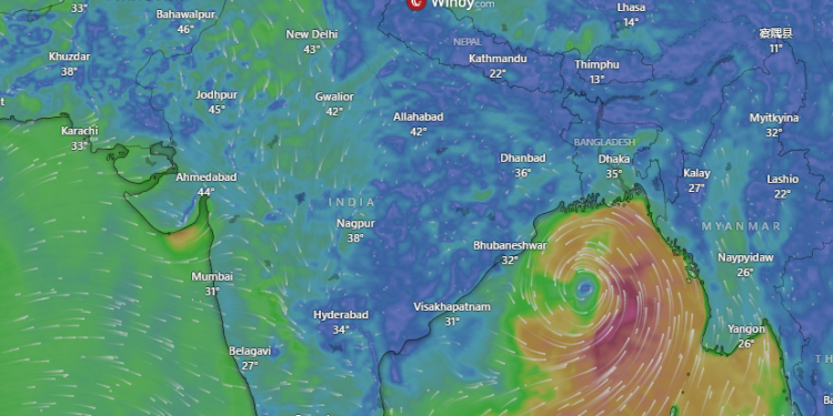 বৃদ্ধি পাচ্ছে ঘূর্ণিঝড় ‘রেমাল’ এর গতিবেগ