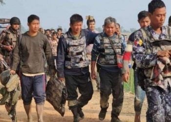 টেকনাফে আরও দুই শতাধিক মিয়ানমার সেনার আশ্রয়