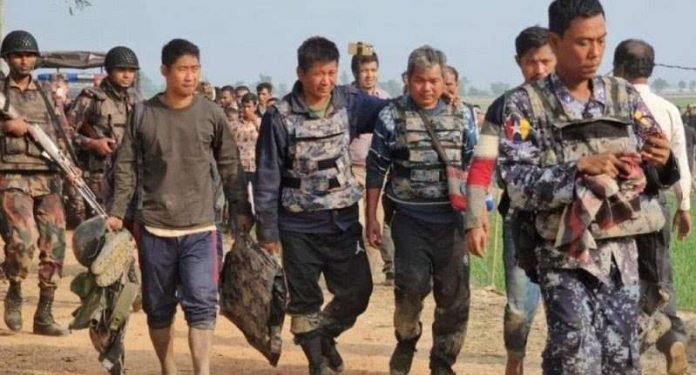 টেকনাফে আরও দুই শতাধিক মিয়ানমার সেনার আশ্রয়