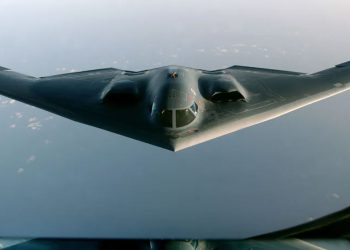 যুক্তরাষ্ট্রের বি-২ বোমারু বিমান টানা ৩৭ ঘণ্টা উড়ে হামলা চালায় ইরানে