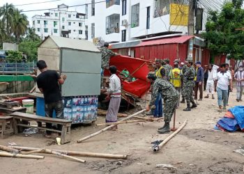 চট্টগ্রামে শতাধিক অবৈধ দোকান উচ্ছেদ করেছে চসিক