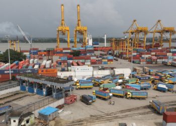পুরোদমে চলছে চট্টগ্রাম বন্দরের কার্যক্রম