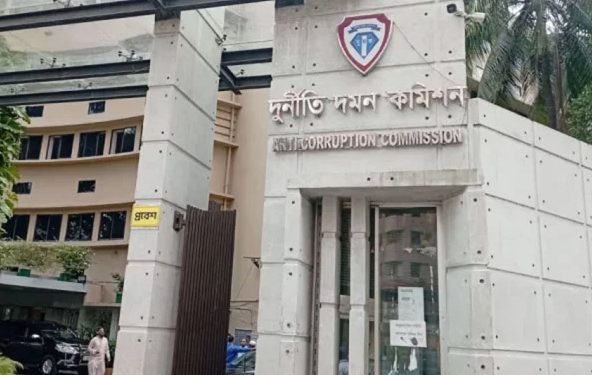 জিআইবি’র টাকা আত্মসাৎ: এস আলমের ‘ভাগনে-জামাতার’ বিরুদ্ধেও দুদকের মামলা