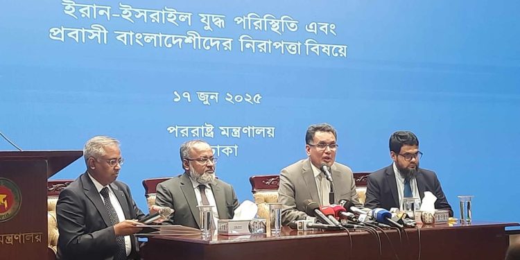 তেহরানে অবস্থানরত ৪০০ বাংলাদেশির নিরাপত্তা নিয়ে উদ্বিগ্ন সরকার