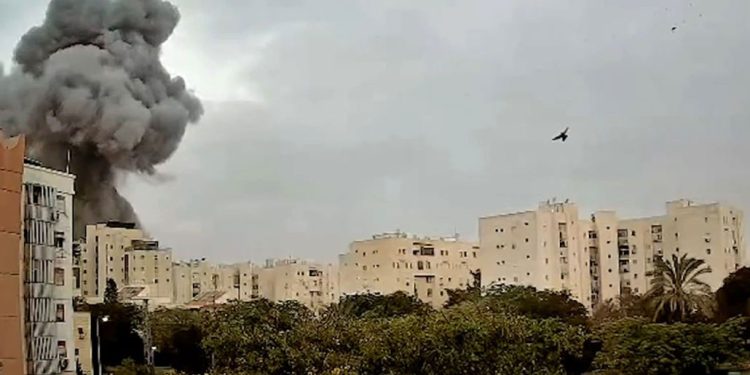 আবারও ক্ষেপণাস্ত্র হামলা করেছে ইরান, দাবি ইসরায়েলের