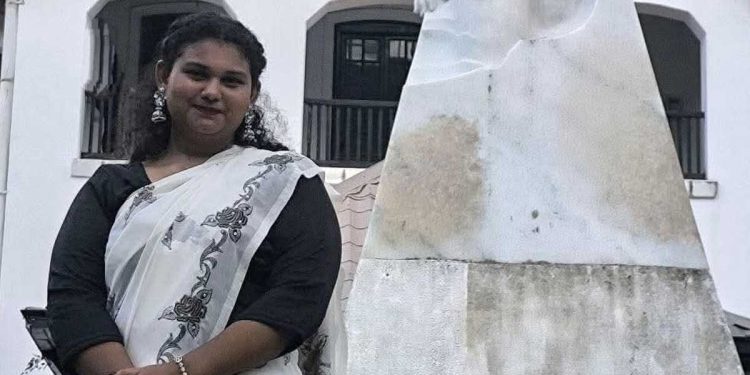 গলায় ফাঁস দিয়ে চবি শিক্ষার্থীর আত্মহত্যা