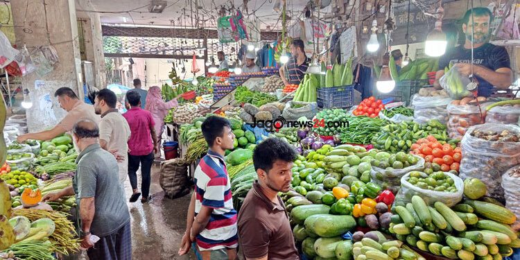 বাজারে অস্থিরতা হুট করে