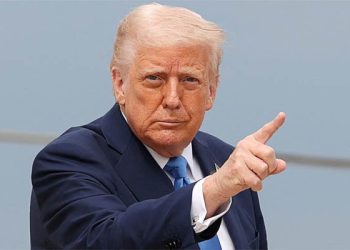 ইউক্রেনকে ভূখণ্ড দিতে হবে যুদ্ধ বন্ধ করতে, ইঙ্গিত ট্রাম্পের